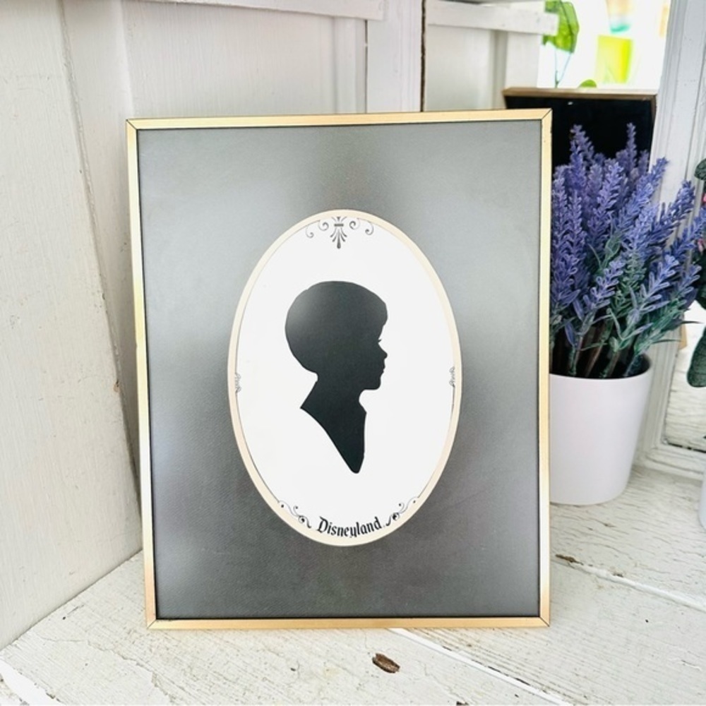 3/$22🩶 Disneyland Vintage Silhouette Boy Drawing Portrait Disney Framed Wall Art